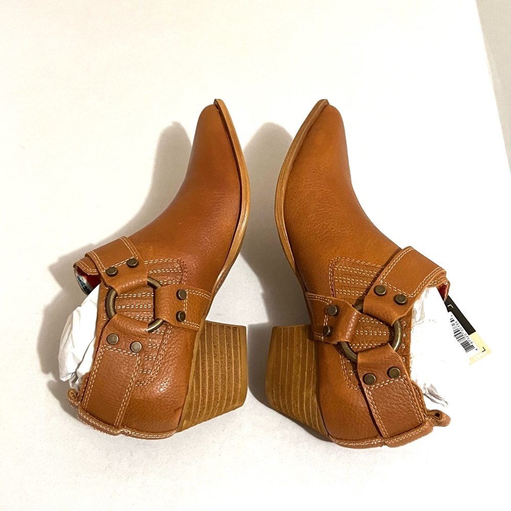 NWT Dingo Cognac Leather Kickback Boot Shoes Size 6 - Picture 3 of 9